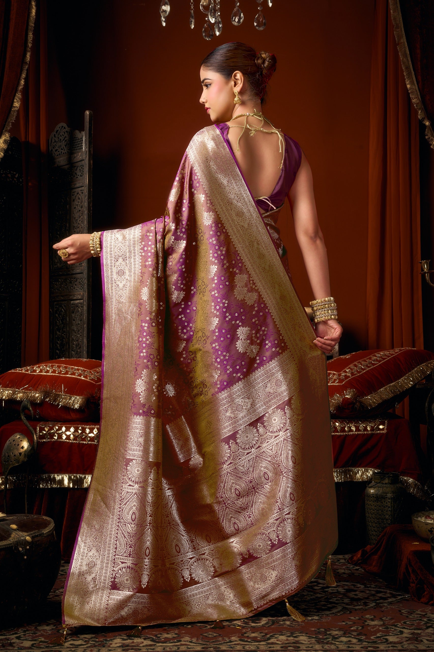 Jacquard Zari Weaving Soft Silk Saree