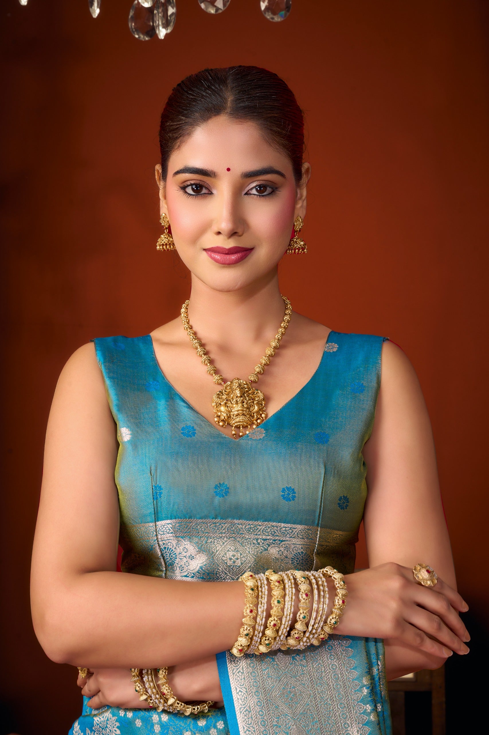 Jacquard Zari Weaving Soft Silk Saree