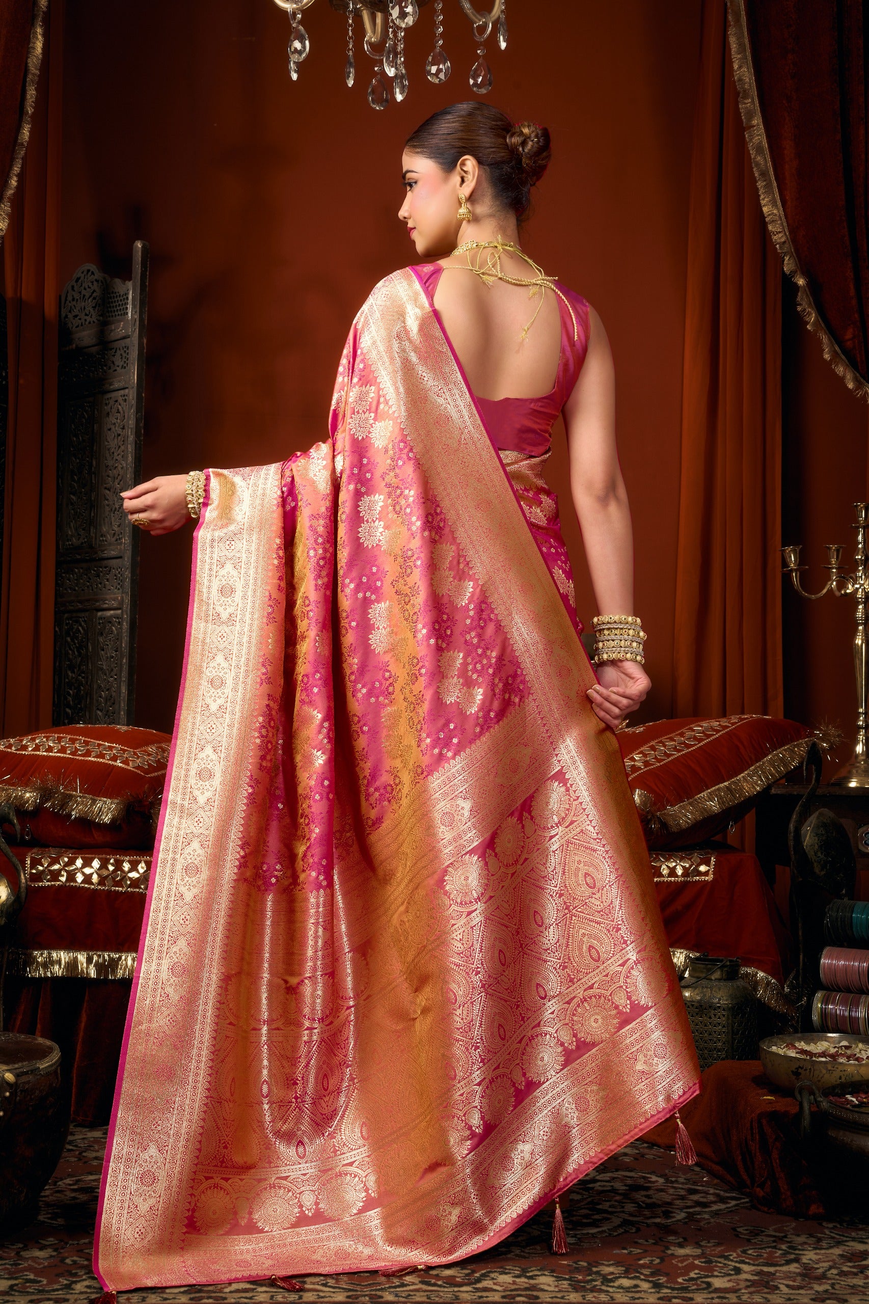 Jacquard Zari Weaving Soft Silk Saree