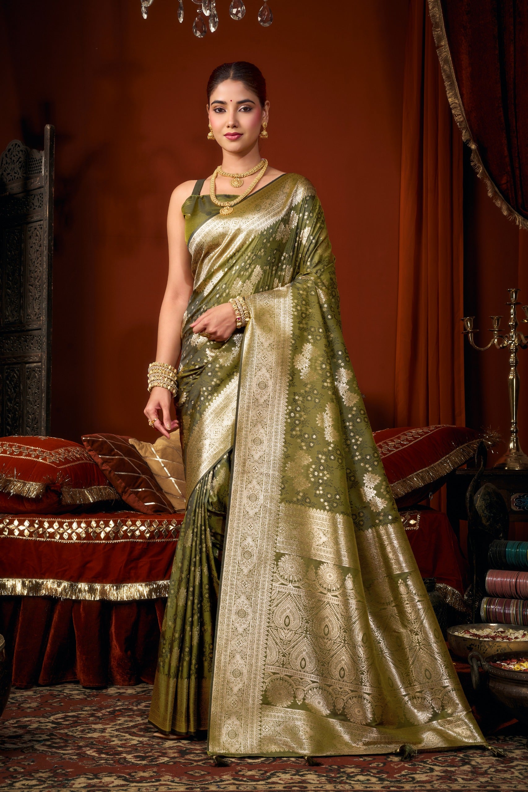 Jacquard Zari Weaving Soft Silk Saree