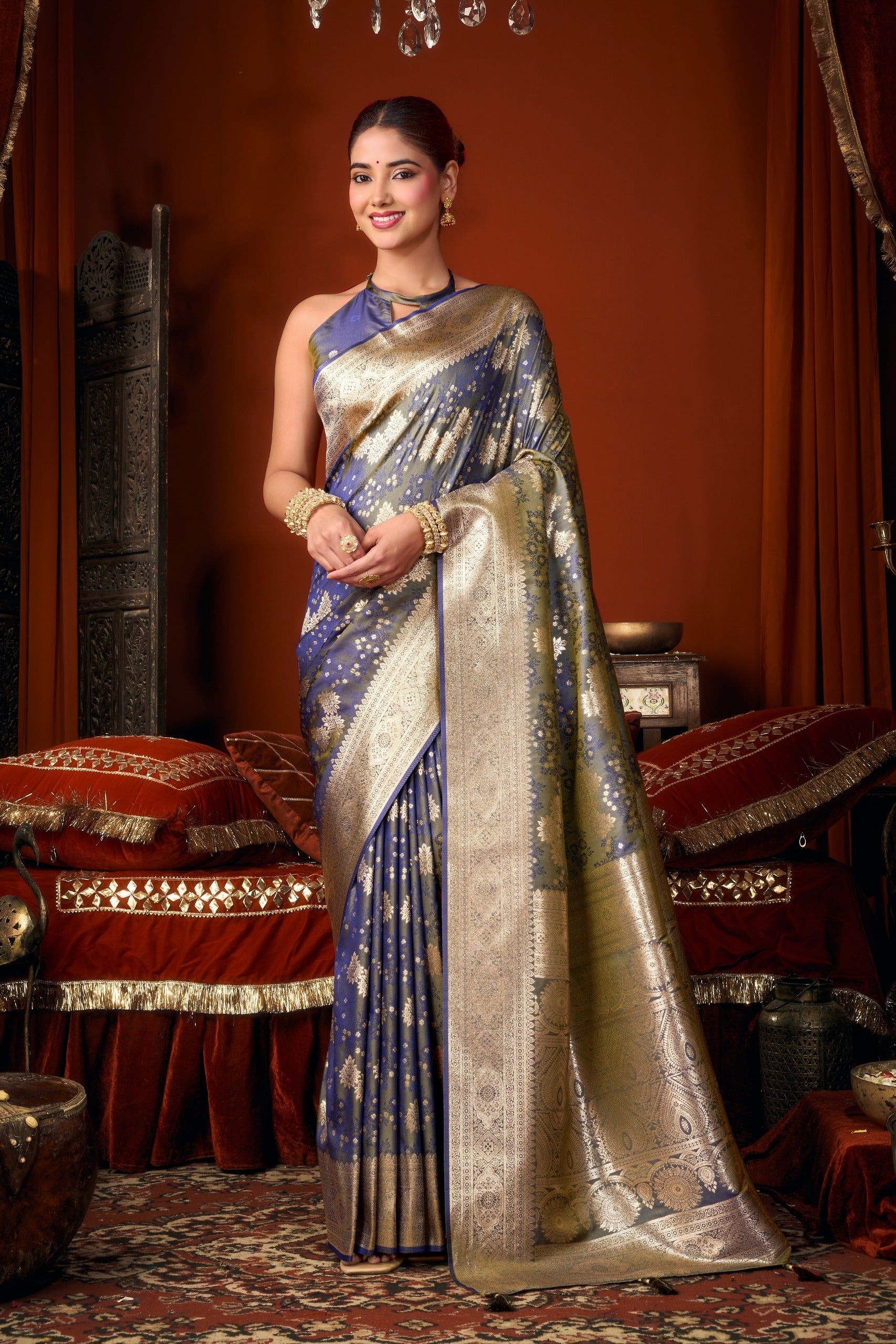 Jacquard Zari Weaving Soft Silk Saree