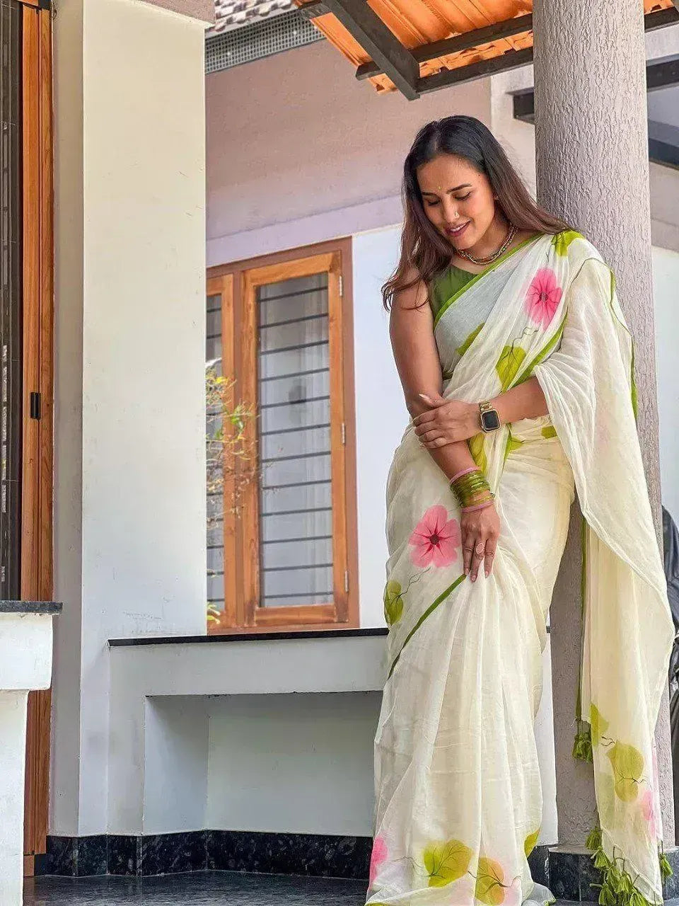 Off-White Hibiscus Floral Block Print Linen Saree – Sanskriti Saree
