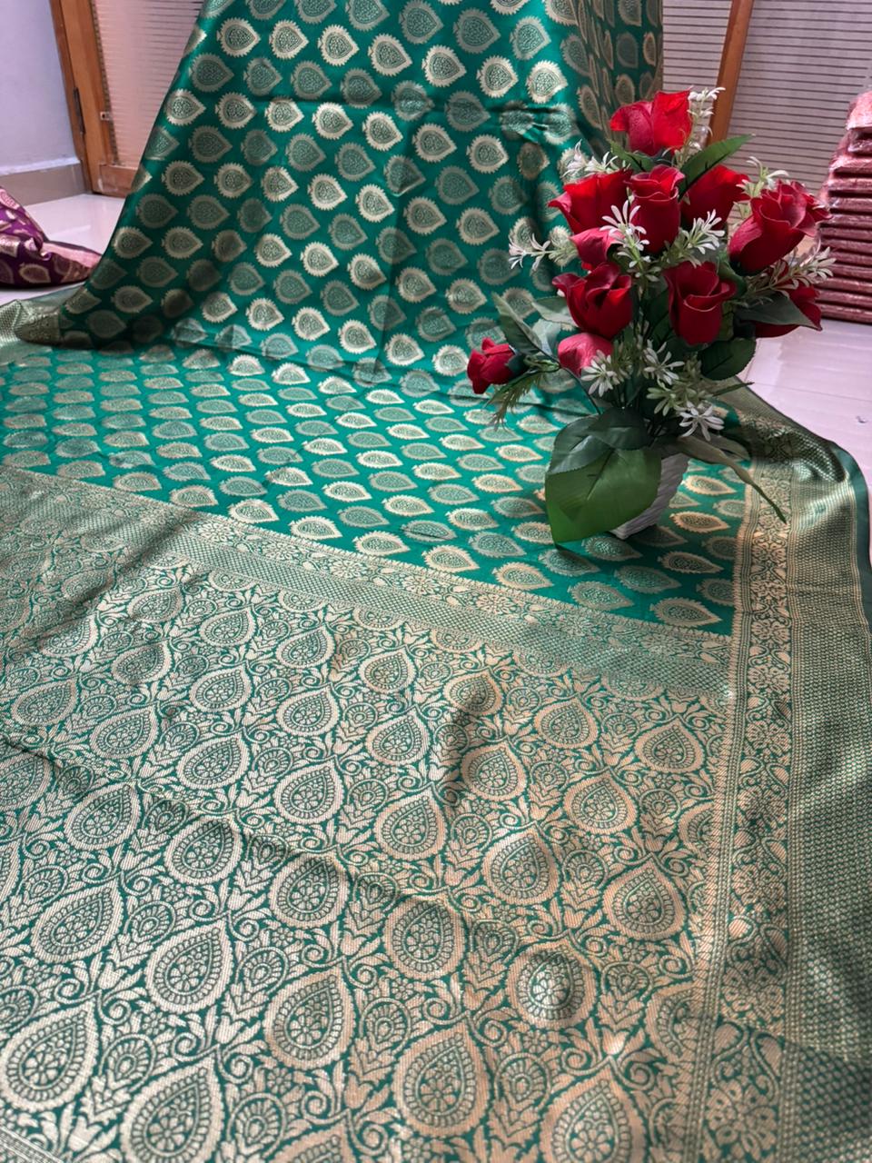 Beautiful Jaquard Saree For Women - Green