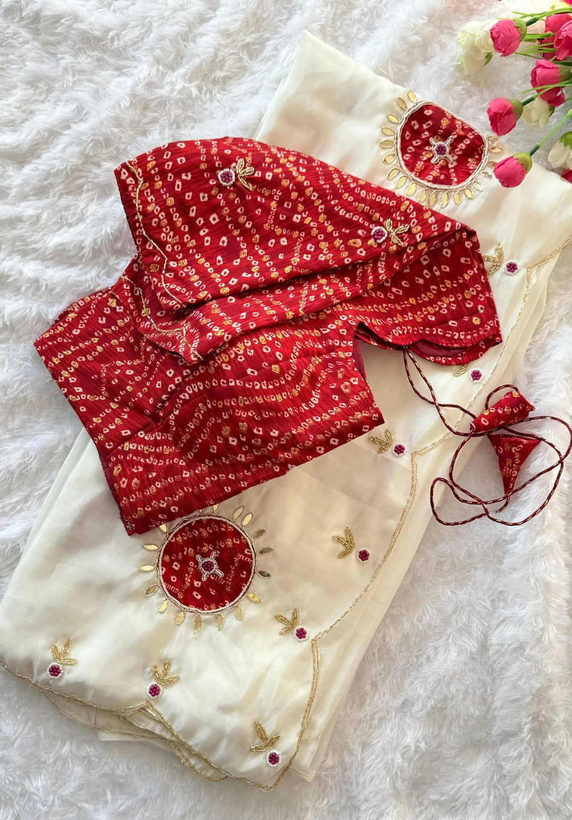 Crunchy Fabric Saree with Mirror Butti & Bandhani Print Blouse