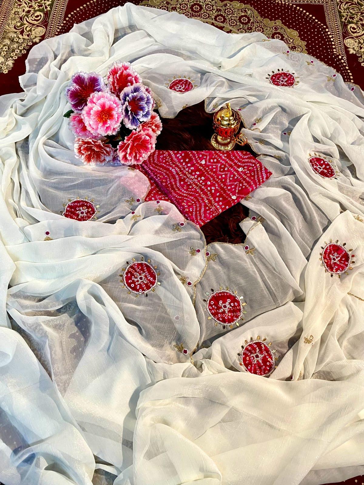 Crunchy Fabric Saree with Mirror Butti & Bandhani Print Blouse