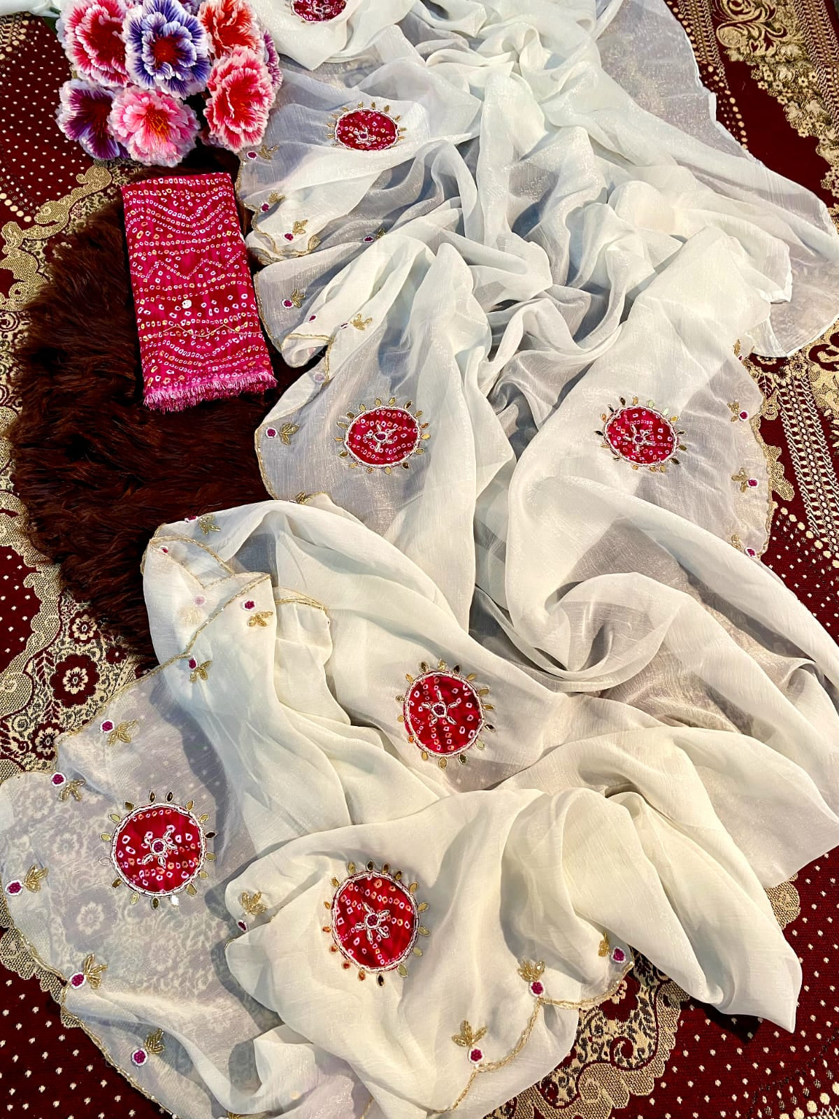 Crunchy Fabric Saree with Mirror Butti & Bandhani Print Blouse