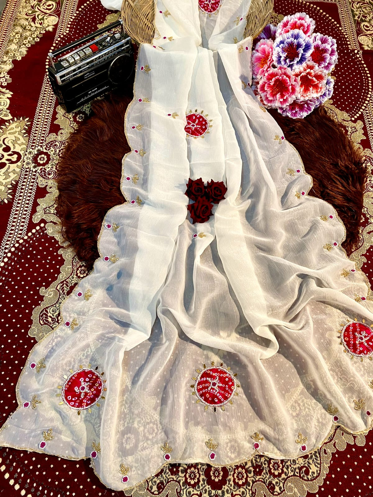 Crunchy Fabric Saree with Mirror Butti & Bandhani Print Blouse