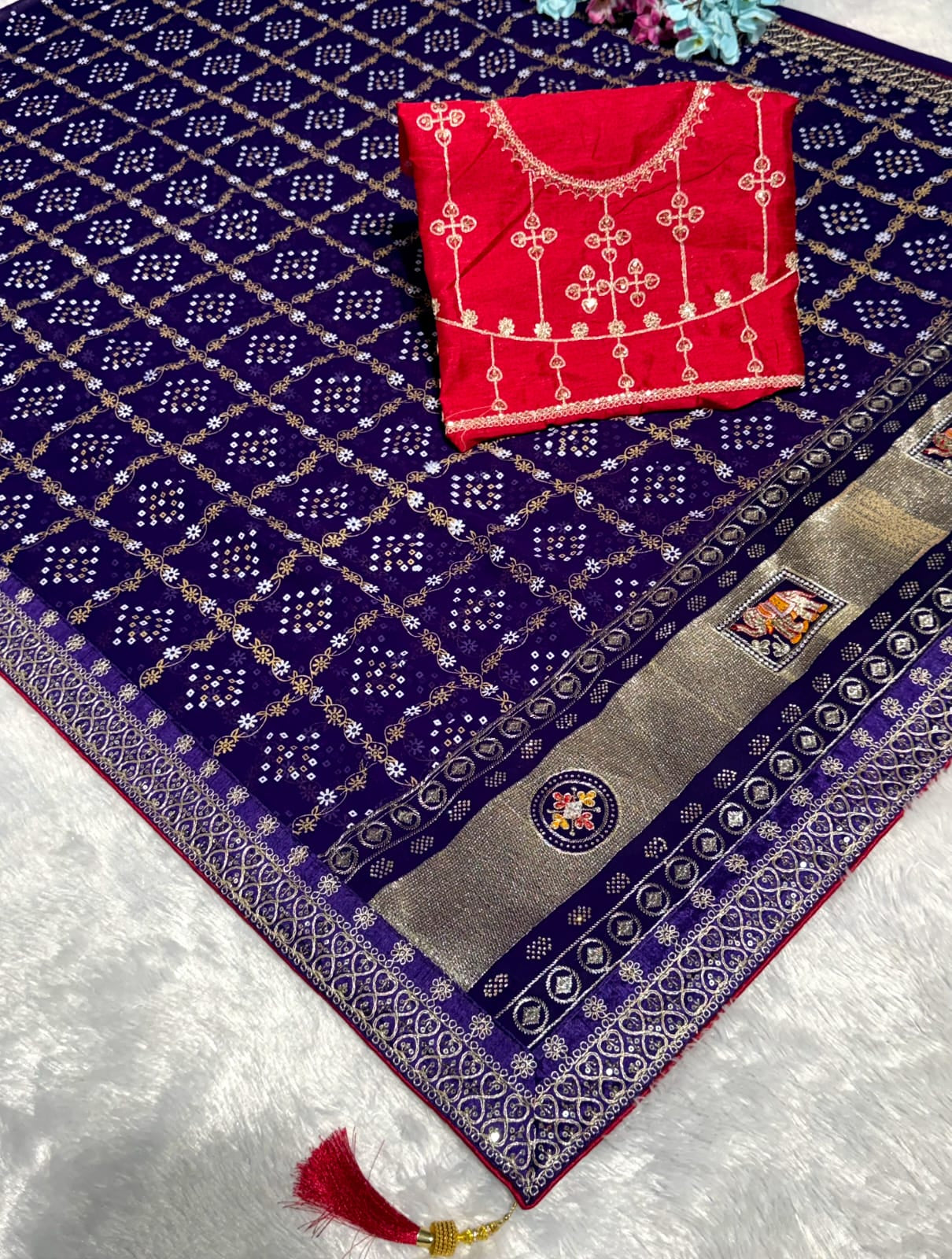 Bandhani Elephant Foil Print Georgette Saree