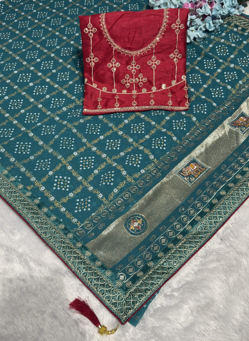 Bandhani Elephant Foil Print Georgette Saree