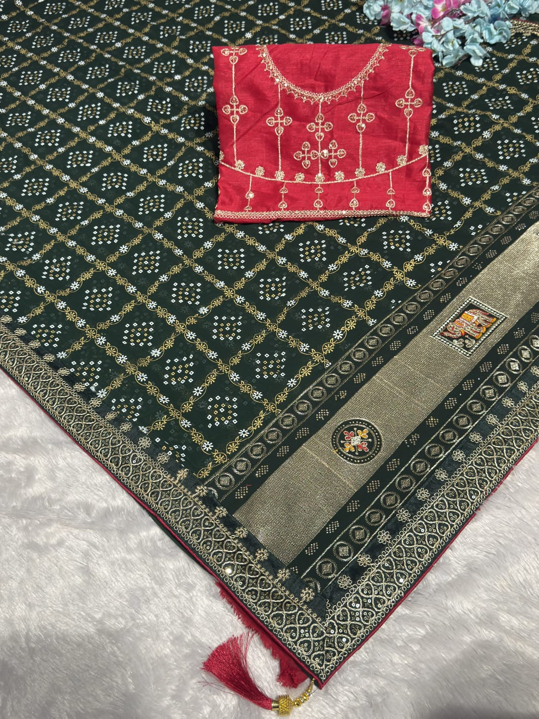 Bandhani Elephant Foil Print Georgette Saree