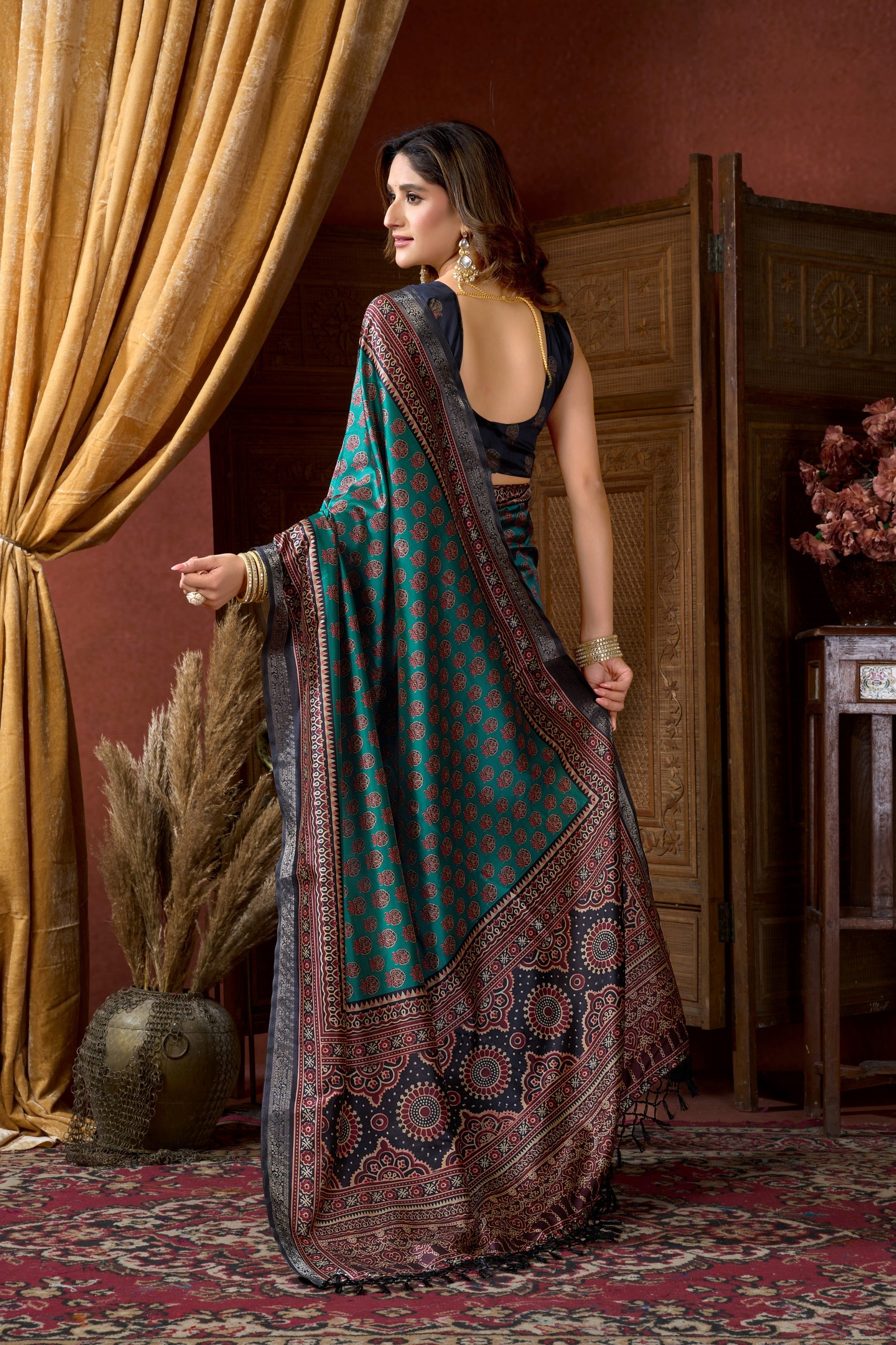 Geometric Ajrkh  Print Silk Saree