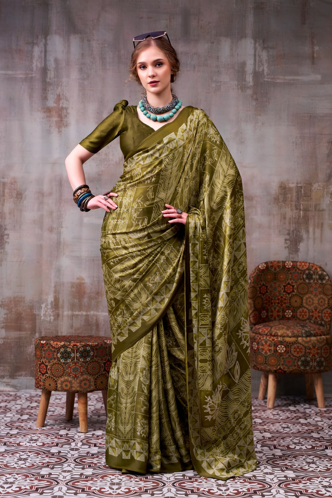 beautifully  Model Silkdigital print