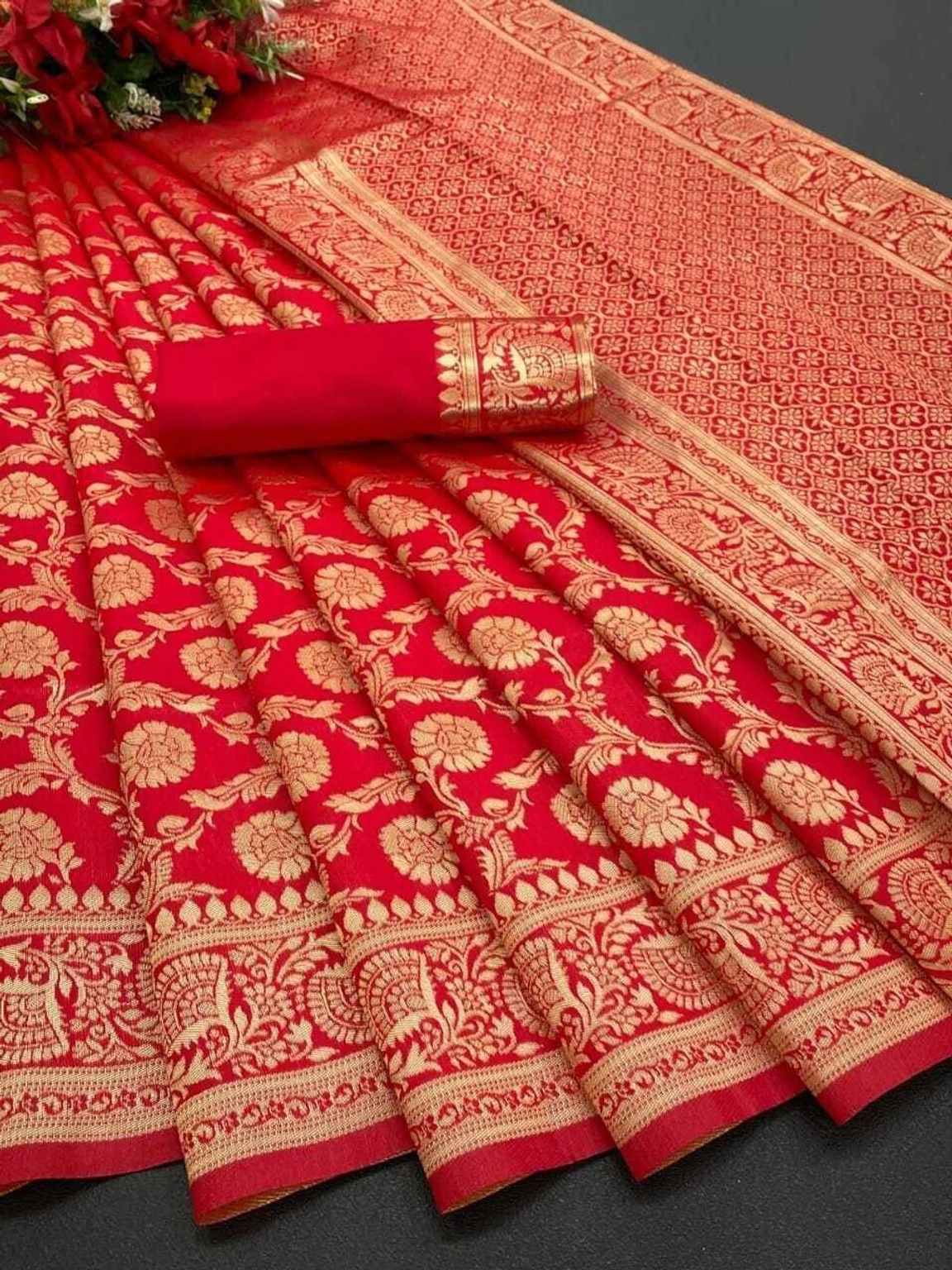 Beautiful Jaquard Saree For Women - Red