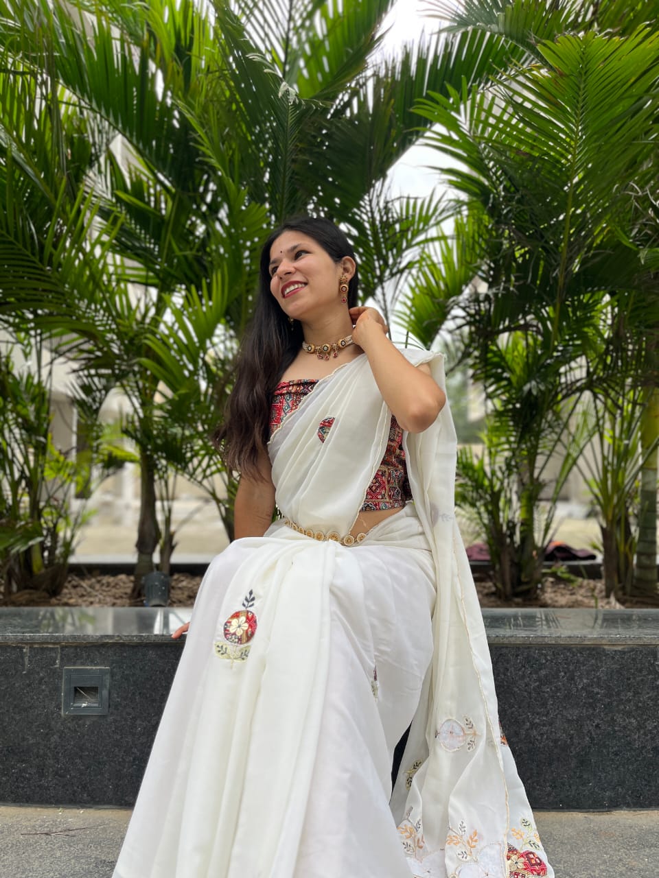 White Georgette Saree with Hand Work Peach Butta and Digital Print Blouse – Sanskriti Saree